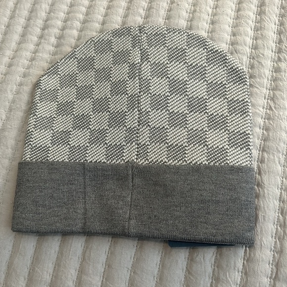 Gray and white Louis Vuitton  beanie - Picture 2 of 2